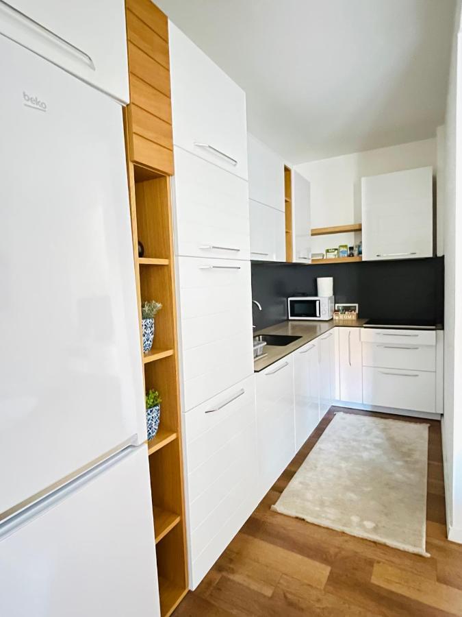 Tower Apartment Pristina Eksteriør bilde